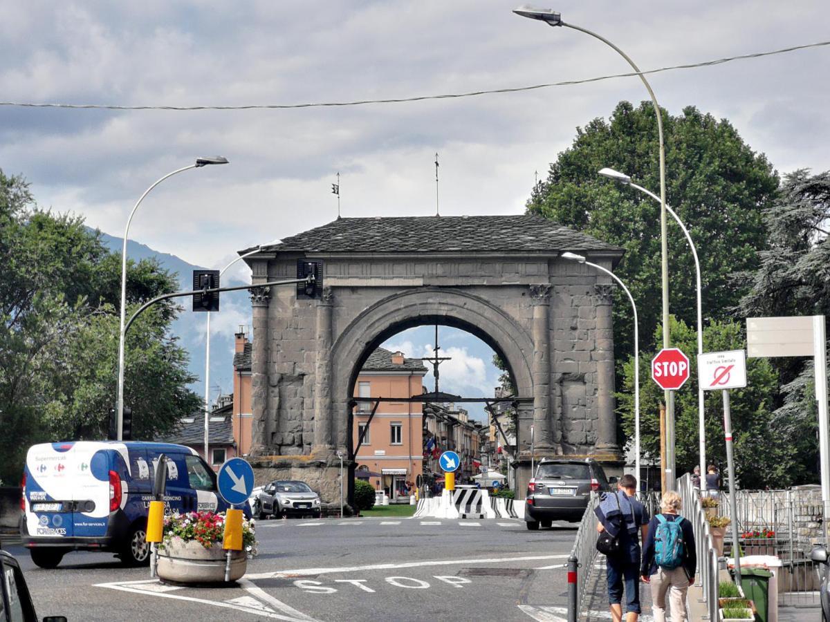 A Casa Di Gio Leilighet Aosta Eksteriør bilde