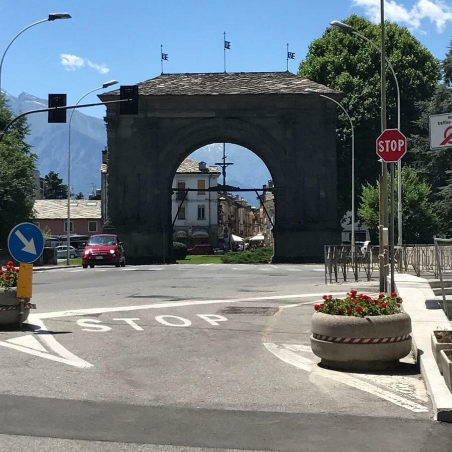 A Casa Di Gio Leilighet Aosta Eksteriør bilde